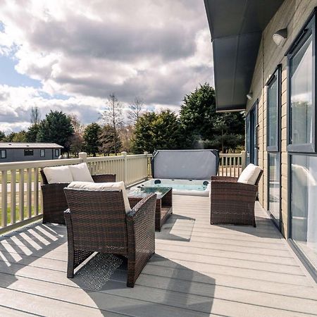 Ashworth Lodge With Hot Tub Barmby on the Moor المظهر الخارجي الصورة