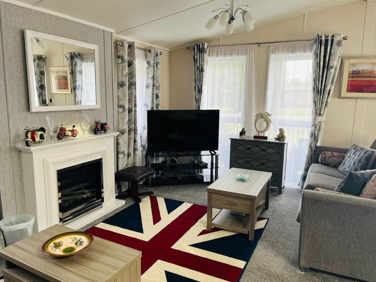 Ashworth Lodge With Hot Tub Barmby on the Moor المظهر الخارجي الصورة